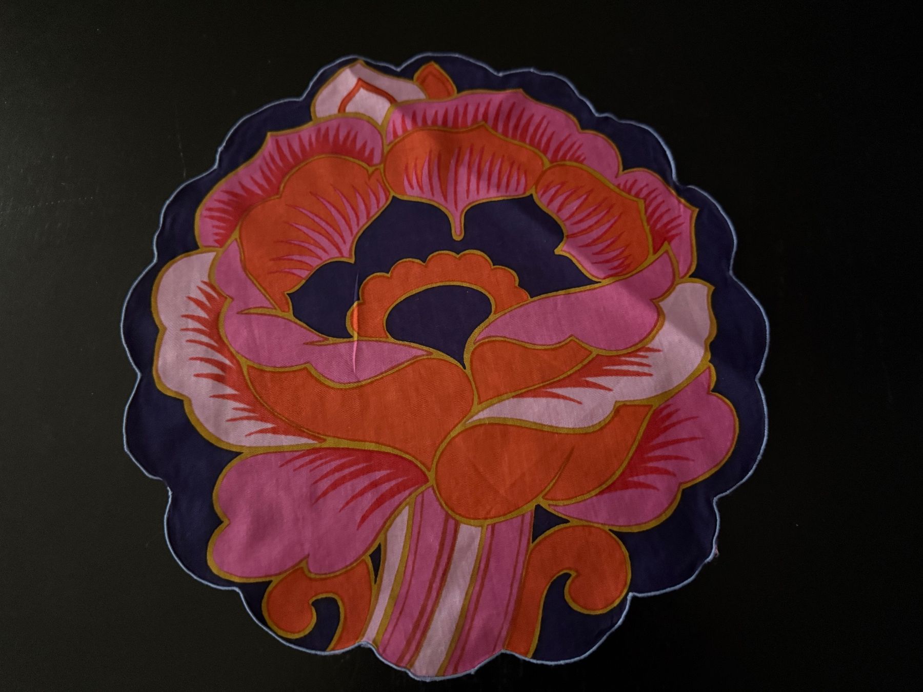 Untersetzer: Stoff-Untersetzer, rund, pink-orange Blumenmuster – Gebraucht aus Erstfeld von Mario_boe0