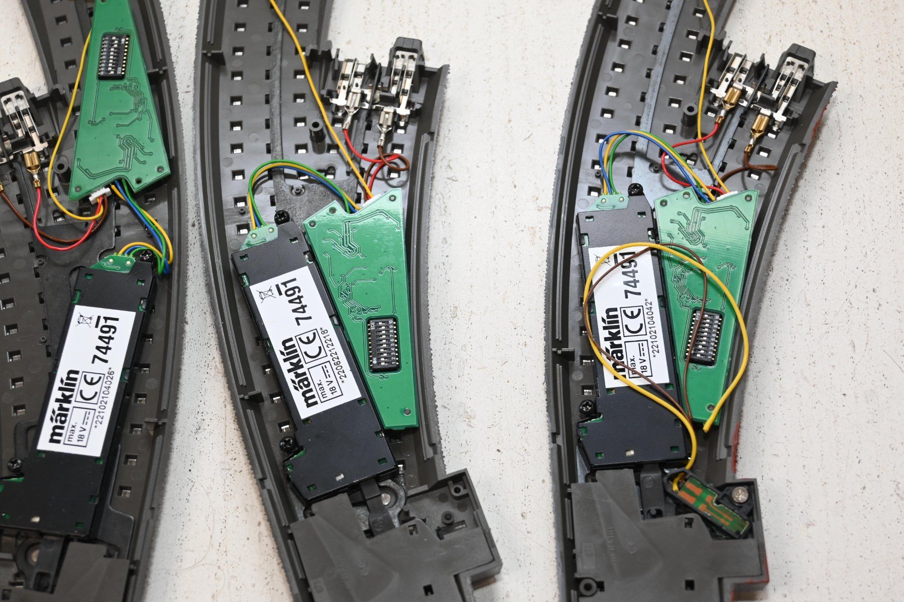 Märklin Modelleisenbahnen: Märklin C Weichen mit Antrieb + Decoder ohne OVP ,4 Stück – Gebraucht aus Laupen ZH von Zmoewe 2