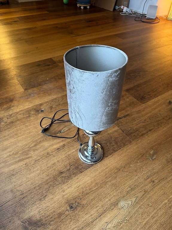 Lampade: Elegante Tischleuchte – Usato da Bremgarten AG venduto da Californi6 2