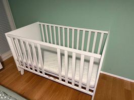 Babybett 70x140 XXXLutz mit Träumeland Matratze und Bezügen
