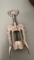 Vintage Korkenzieher mit Hebeln, Weinreben- und Fassdekor