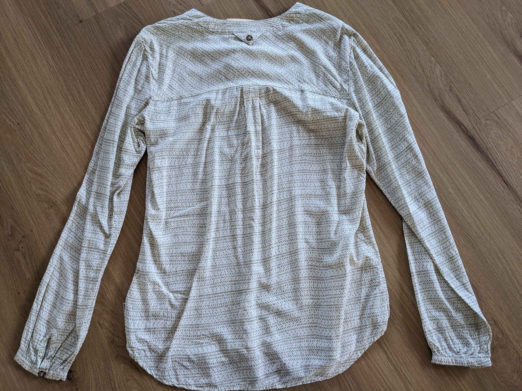 Burton Camicette: Burton Bluse 100% Rayon S NEU – Nuovo (secondo la descrizione) da Lengnau AG venduto da Nathi88 3