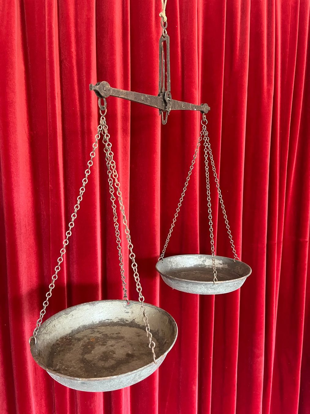 Waagen und Gewichte: Balkenwaage Waage – Gebraucht aus Unterkulm von esco 1