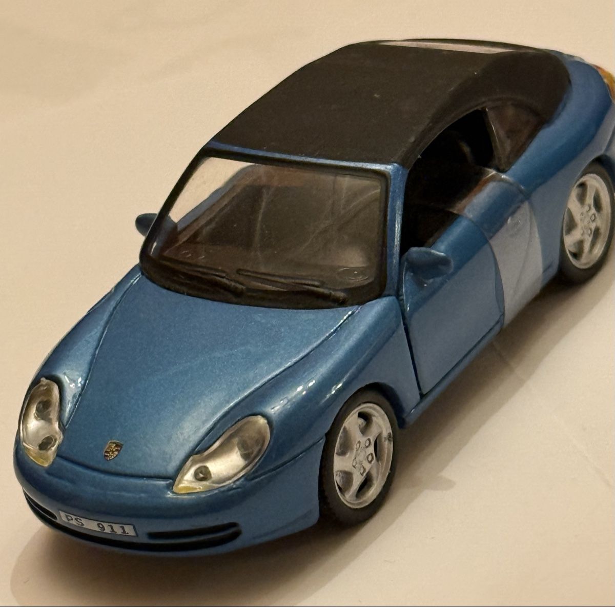 Porsche Modellini d'auto: Porsche 911 Carrera Cabi/996 – Usato da hunzenschwil venduto da Oldipark 1