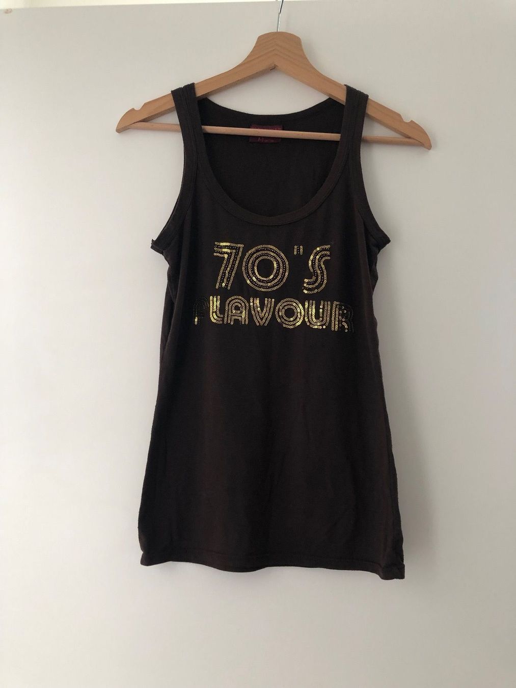 Bershka Top: Top mit goldenen Pailletten – Usato da Wiesendangen venduto da fed_jsw7