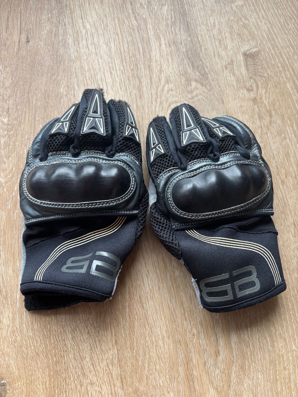 Guanti & manicotti: BB Motorradhandschuhe Grösse M – Usato da Biberist venduto da mgbahn