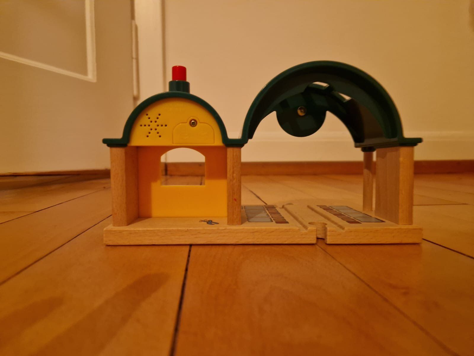 Brio Giocattoli: BRIO Sprechender Bahnhof 33680 – Usato da Zürich venduto da mbudgetfan 2