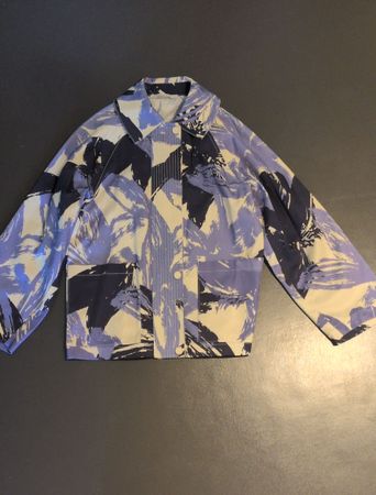 Sommerliche Damenjacke, Kunstvolles Muster, 