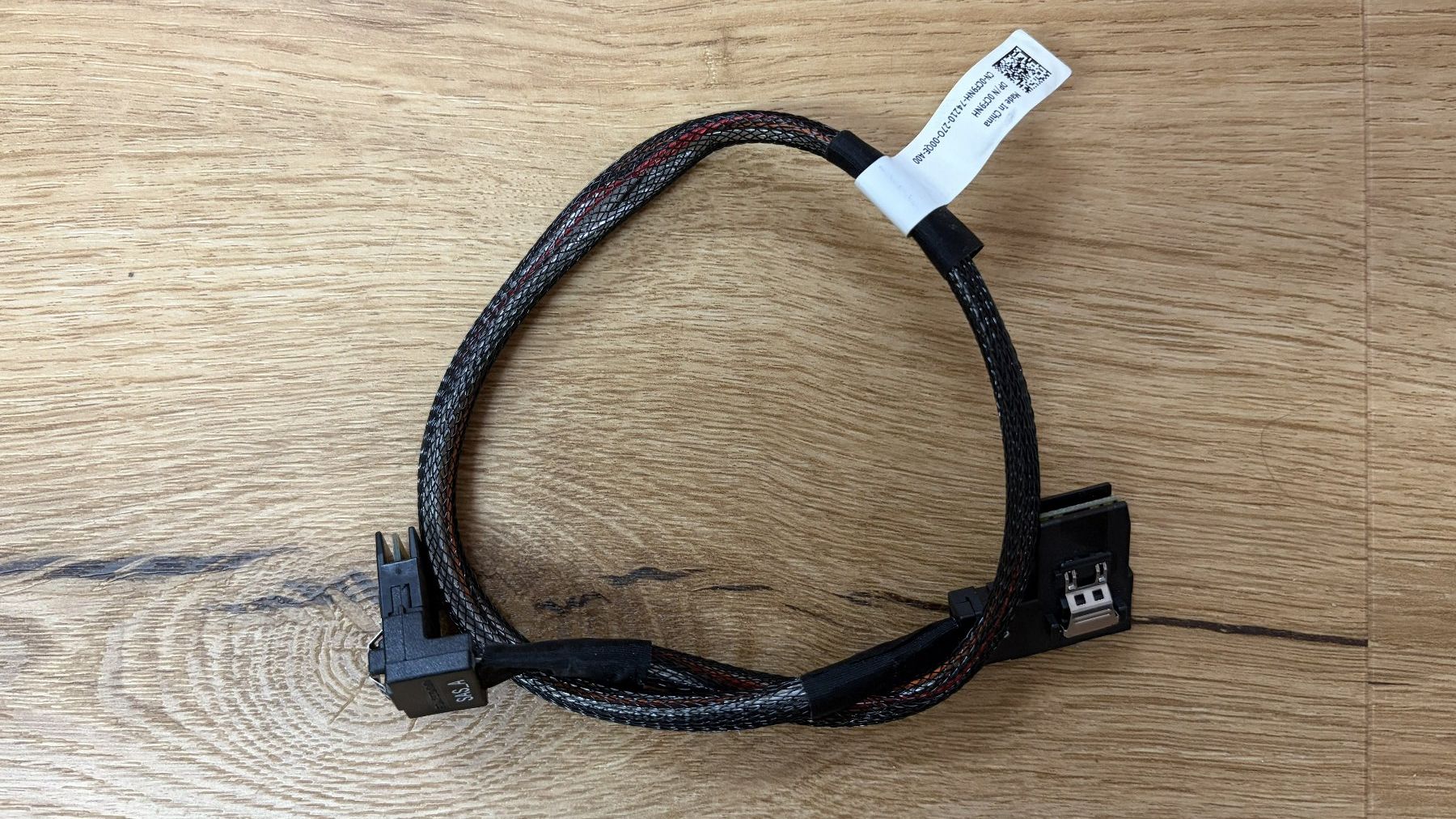 Dell Server: DELL SAS Cable - Controller zu Backplane R320 R420 - 0CF9NH – Gebraucht aus Gretzenbach von ITRecyclingGuy