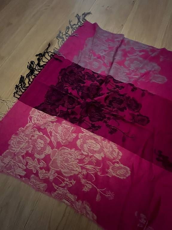 Foulards, Tücher & Schals: Cashmere Schal – Gebraucht aus Zürich von Iliana22 2