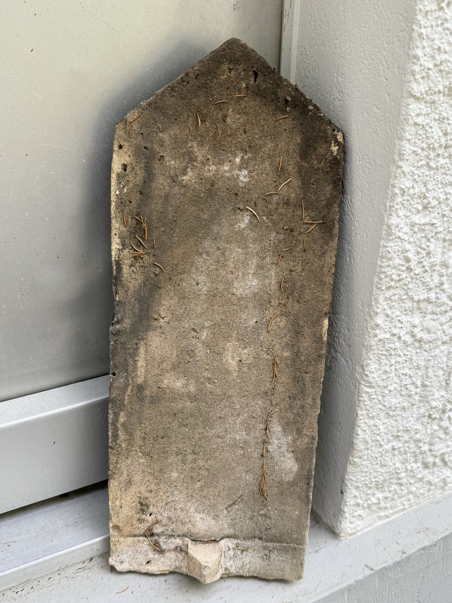 Pietre & tegole: Alte handgemachte Biberschwanz Dachziegel  – Usato da Zürich venduto da Flo021000 1