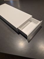 kleines Bücherregal mit Geheimfach