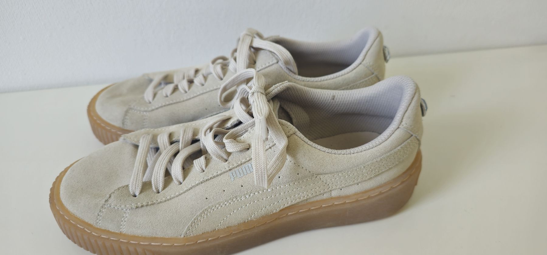 Puma Scarpe da donna: Puma Sneaker Gr. 38,5 beige – Nuovo (secondo la descrizione) da Luzern venduto da TausendD 2