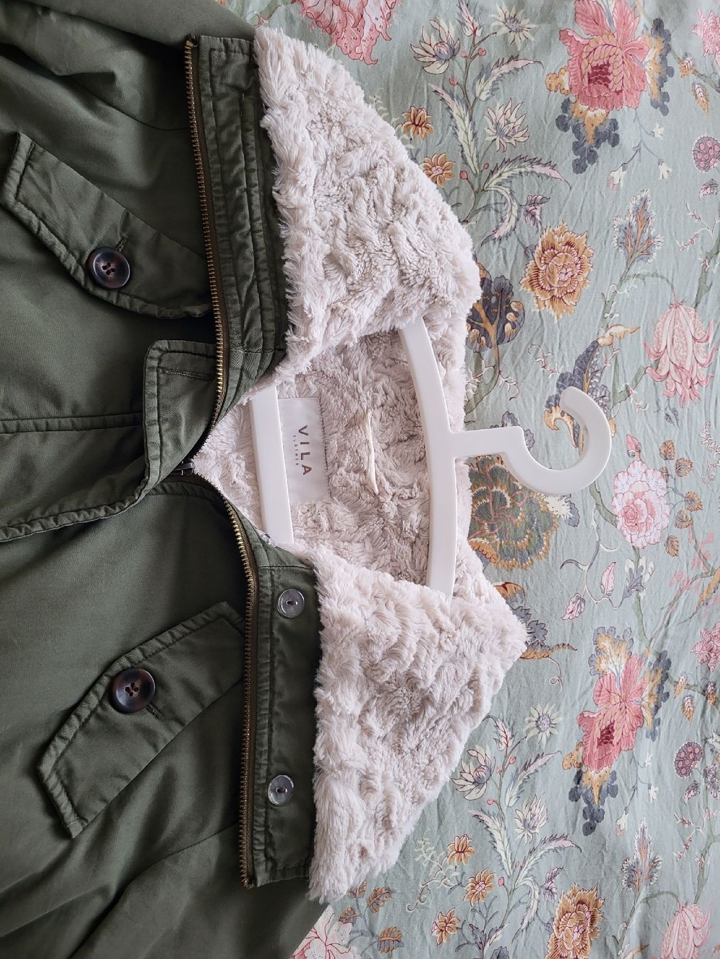 Vila Giacche: Vila Winterjacke Khaki mit Teddyfell, Grösse S – Usato da Zürich venduto da Mada45 2