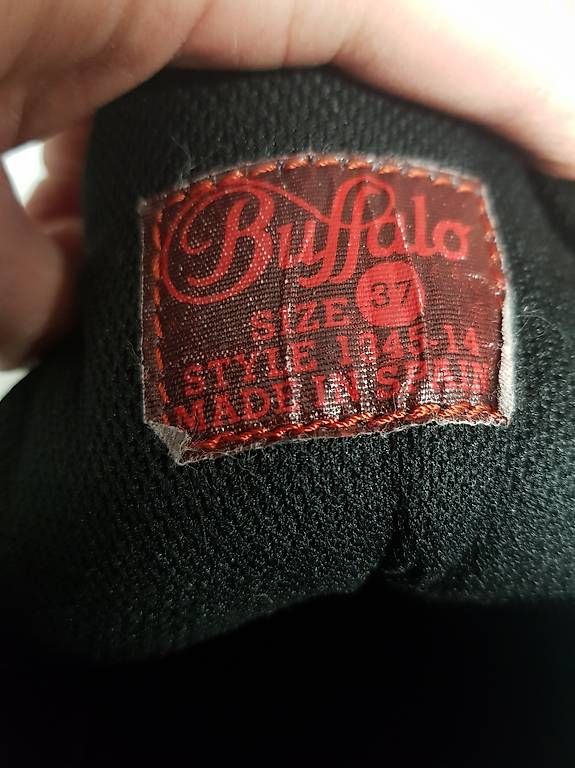 Scarpe da donna: Buffalo vintage neuve – Usato da Soubey venduto da juliaeva 1