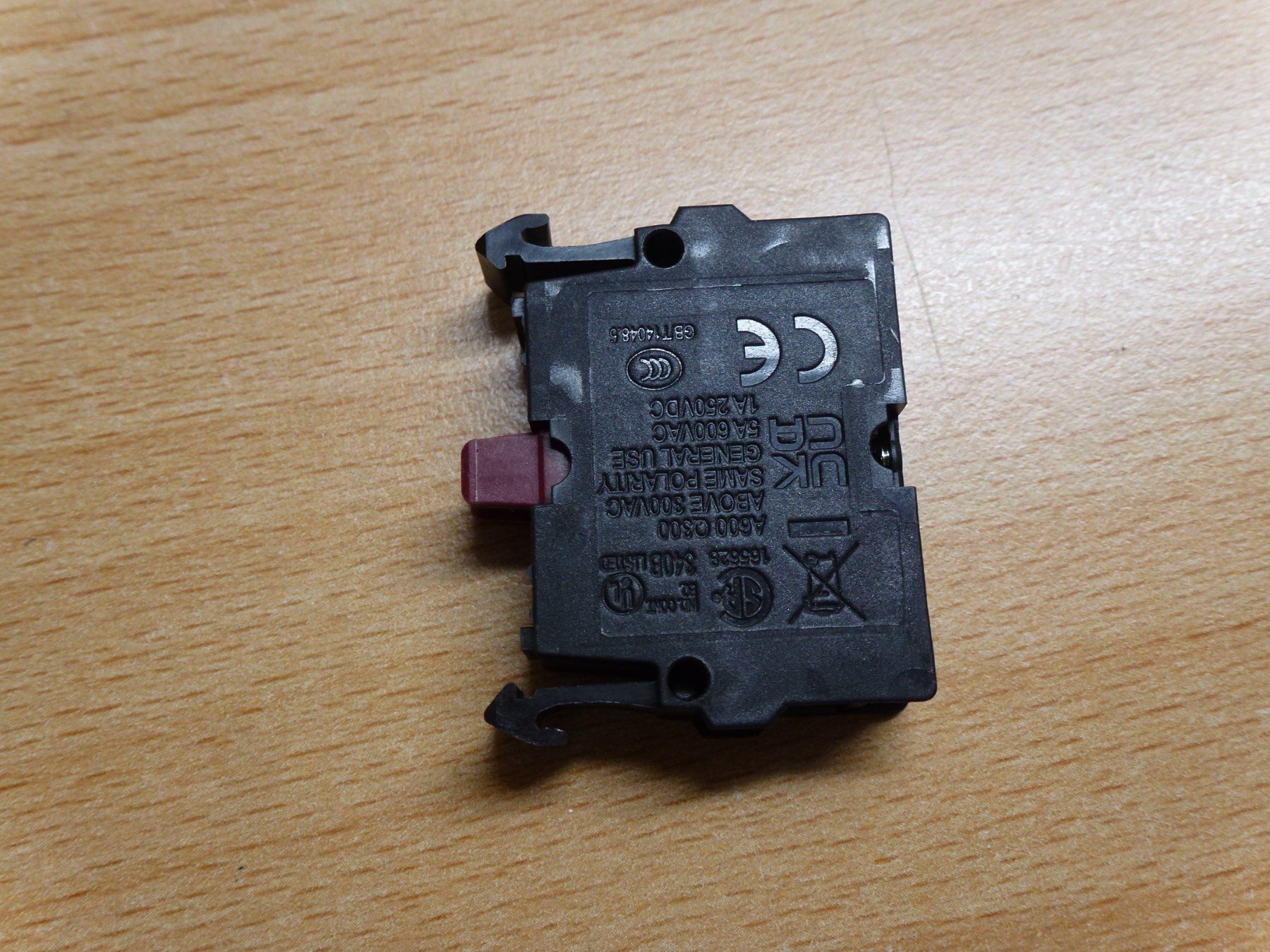 Eaton Interruttori: 20St. Kontakte M22-K01 Eaton – Nuovo e nell'imballaggio originale da Hombrechtikon venduto da HGK50 1