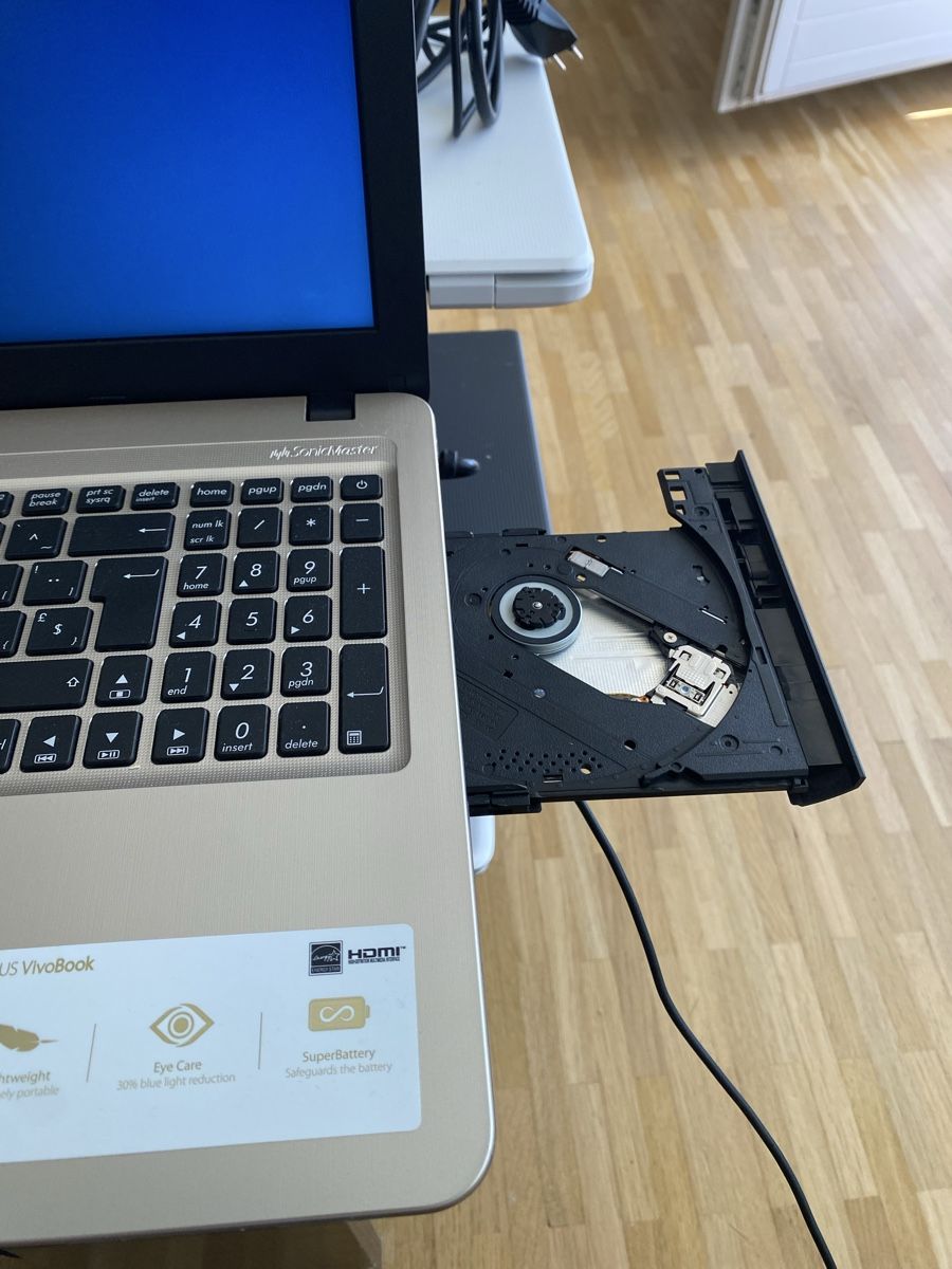 Asus Notebooks: Asus Laptop Vivobook X540M – Gebraucht aus Hinwil von Unternehmer 3