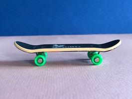 Mini STUNTZ Skateboard Rollbrett Spielzeug Setzkasten