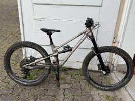 Commencal Clash 24 Zoll Fully (Kinder)