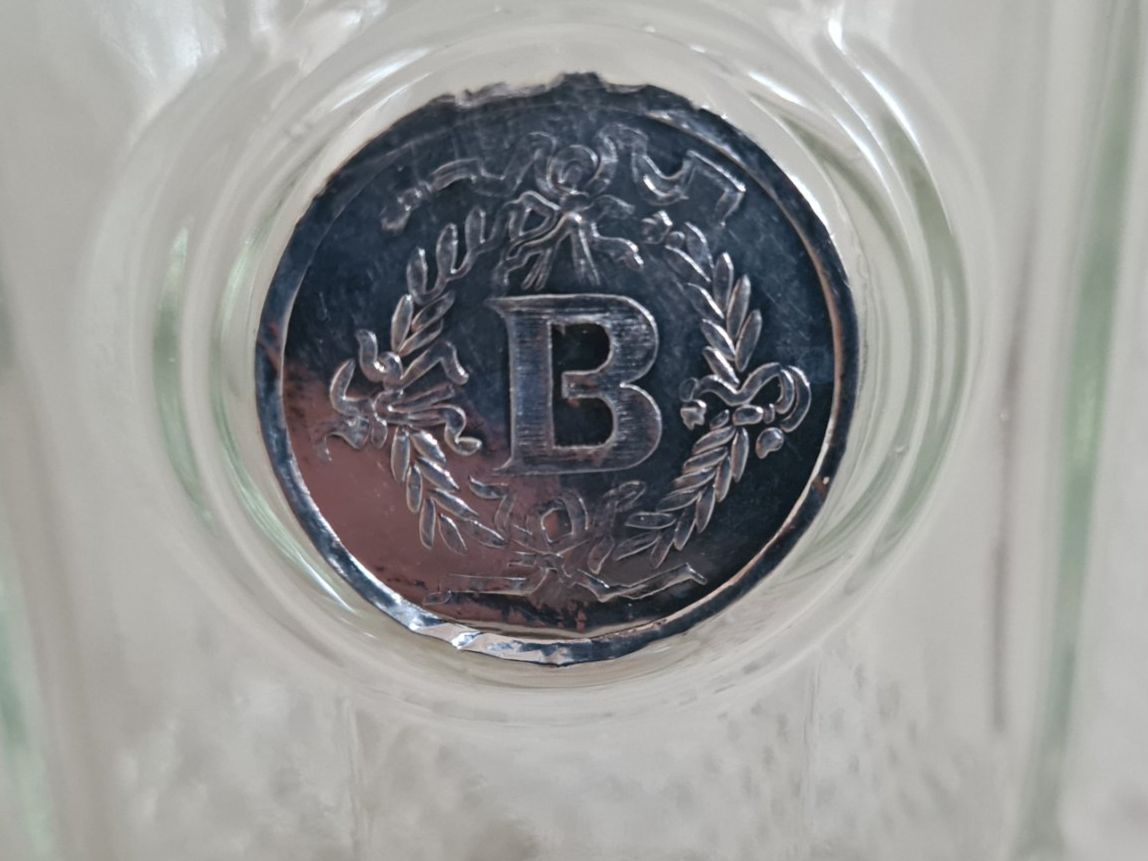 Caraffe: Antike Glaskaraffe 27 cm hoch mit Siegel – Usato da Winterthur venduto da bibummi 2