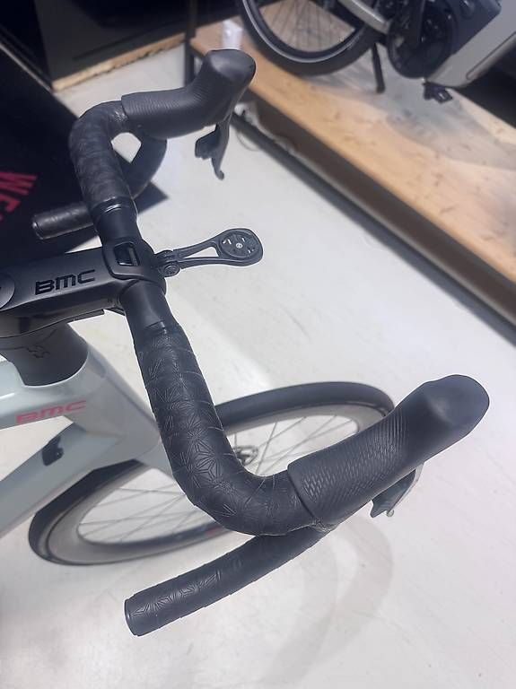 BMC Velos: Bmc Roadmachine 01 - sram Red AXS - t.58 – Gebraucht aus Genève von Alexandredoriel 4