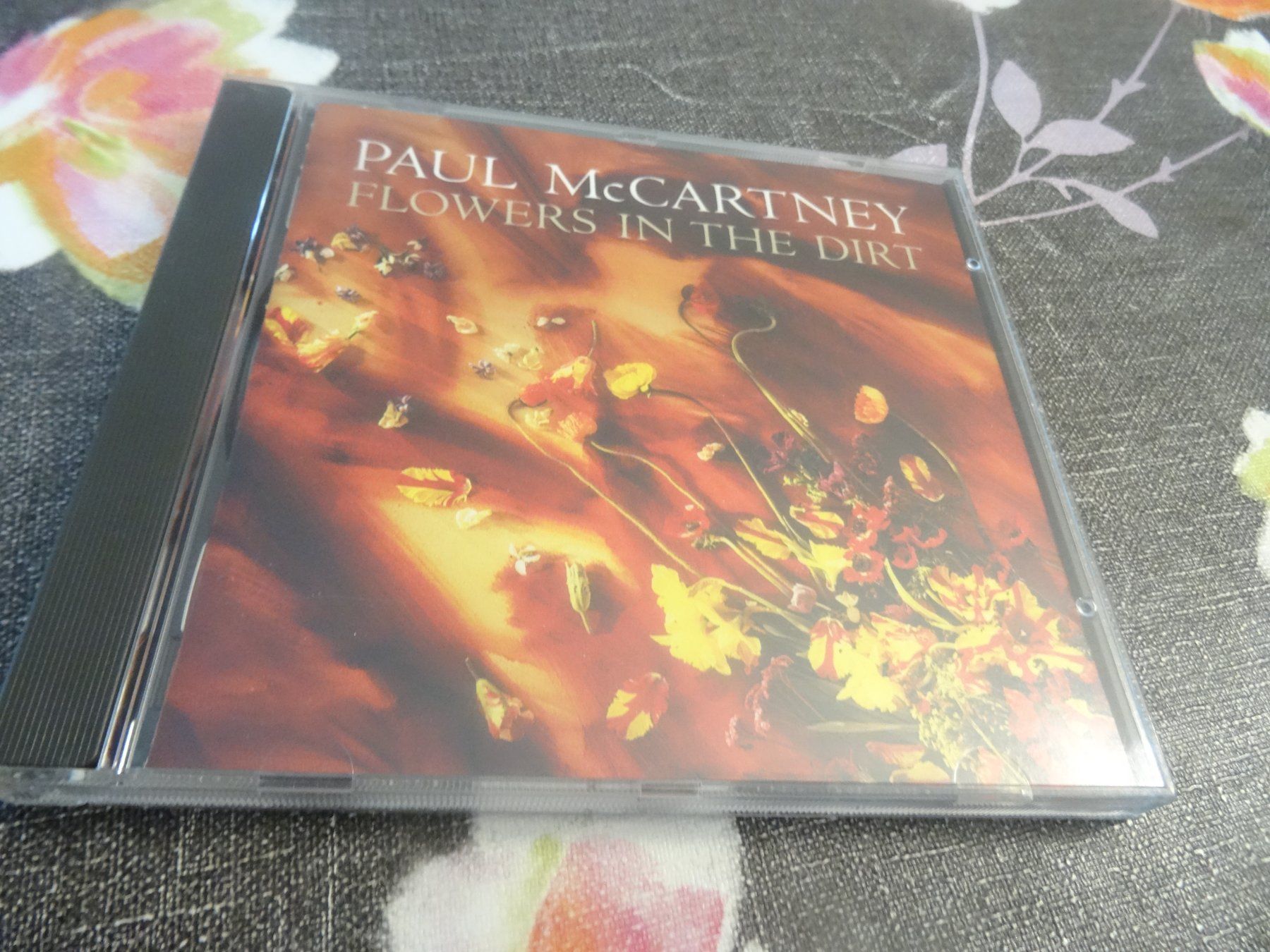 CD: Paul McCartney - Flowers in the Dirt CD – Usato da Olten venduto da Disc-Ausverkauf