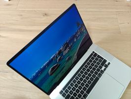 MackBook Pro 16'' / Intel i7 / 16GB / 512GB