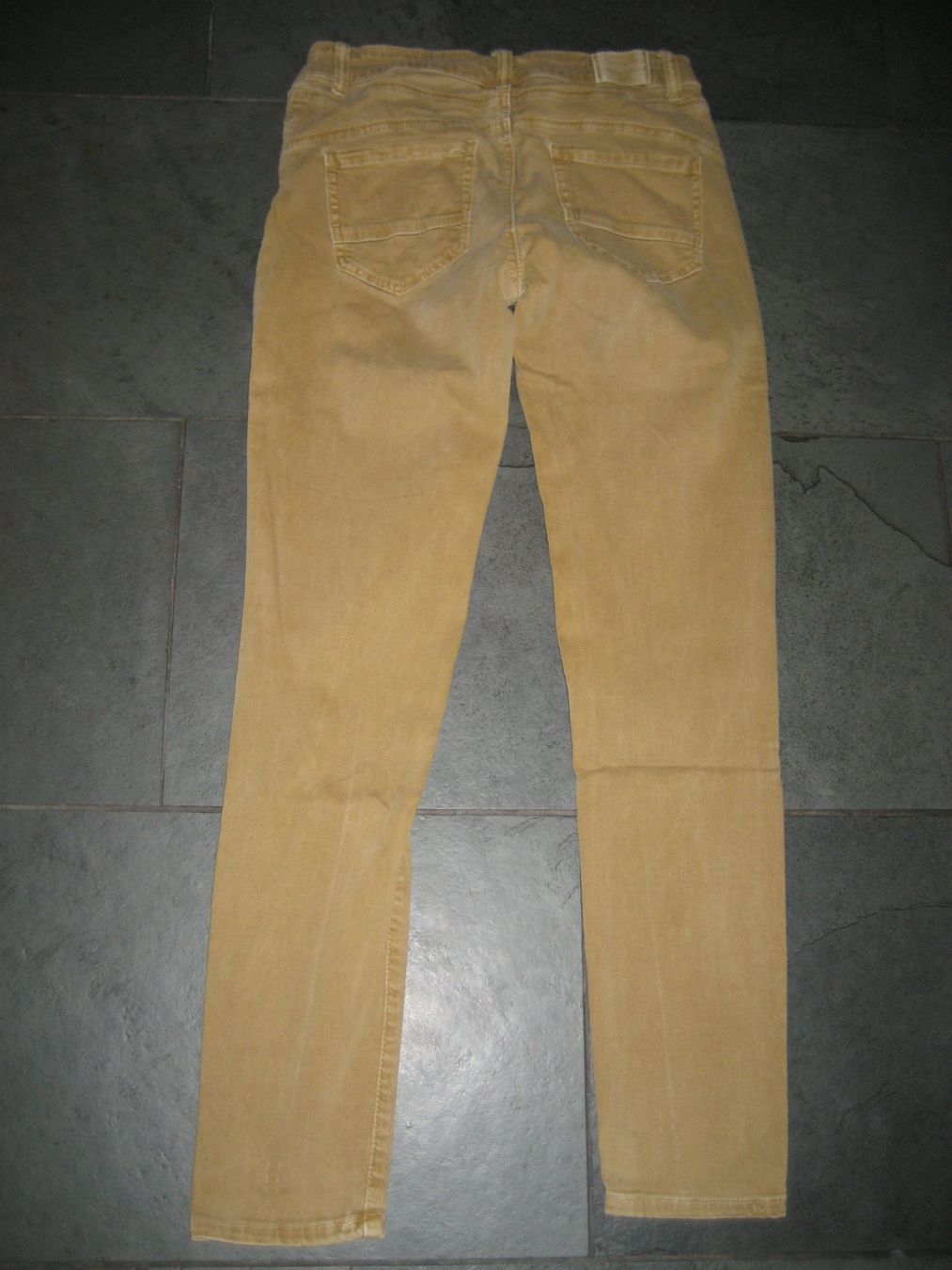 Jeans: Jeans mit Knopfverschluss – Usato da Unterengstringen venduto da Olifant4 2
