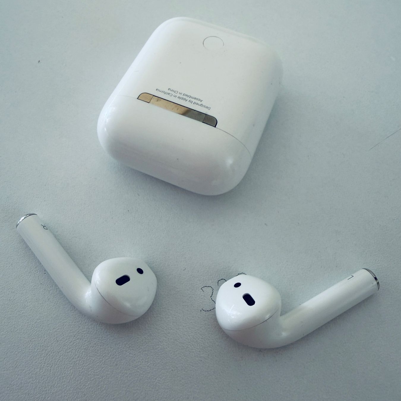Apple Kopfhörer: Original Apple AirPods 2 Gen. Wireless Kopfhörer & Case – Gebraucht aus Basel von MY.AIRPODS.SHOP 7