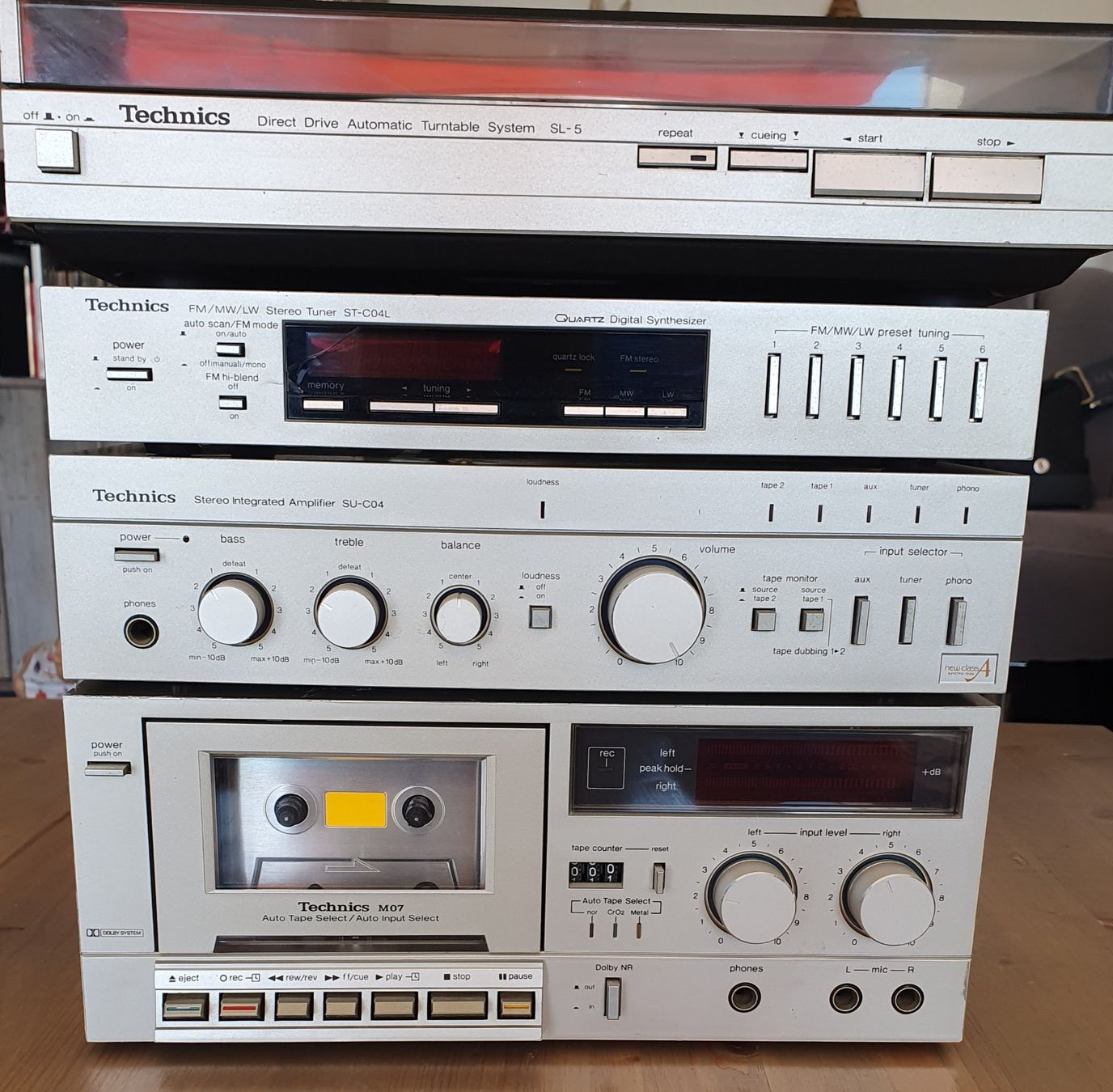 Technics Lettore multimediale & Streamer: Mini-chaîne Technics de 1982 avec platine Technics SL-5 – Usato da Grand-Lancy venduto da Evelyne010 1