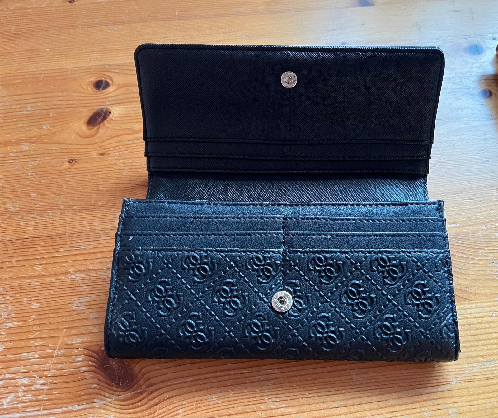 Guess Portamonete: Guess Portemonnaie – Usato da Untervaz venduto da maschine_01 1