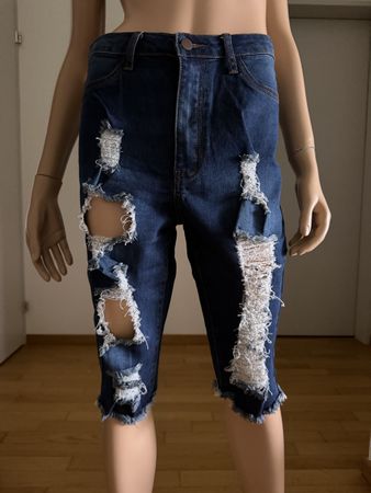 Fashion Nova Jeans Gr. 9 destroyed Look Shorts kurze Hose