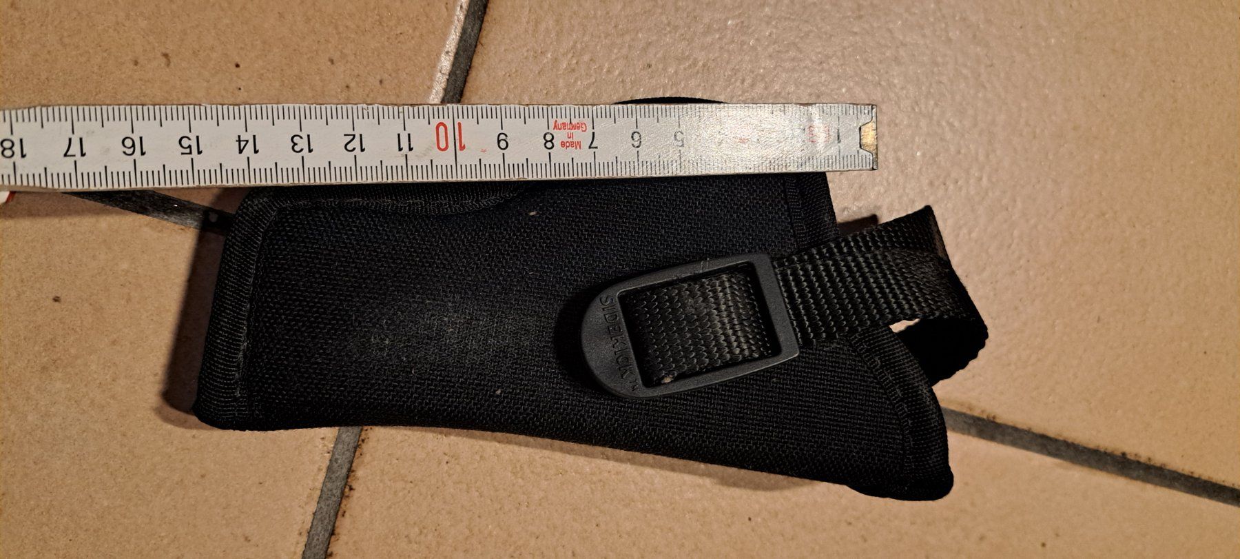 Tiro a segno: Holster universel – Usato da les hauts geneveys venduto da 401
