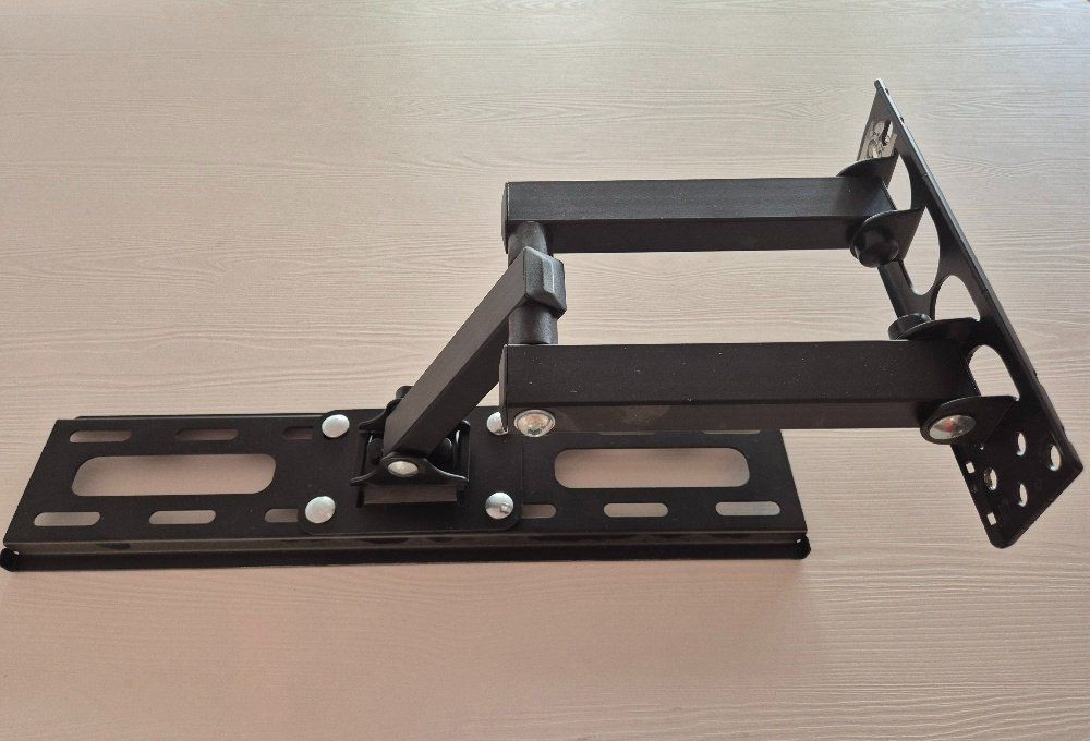 Supporti a parete: TV Wandhalterung – Usato da Feusisberg venduto da Whitefir 2