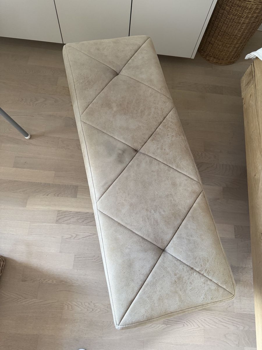 Panchine: Bank beige mit schwarzem Fuss  – Usato da Stäfa venduto da Kianapahlke 1