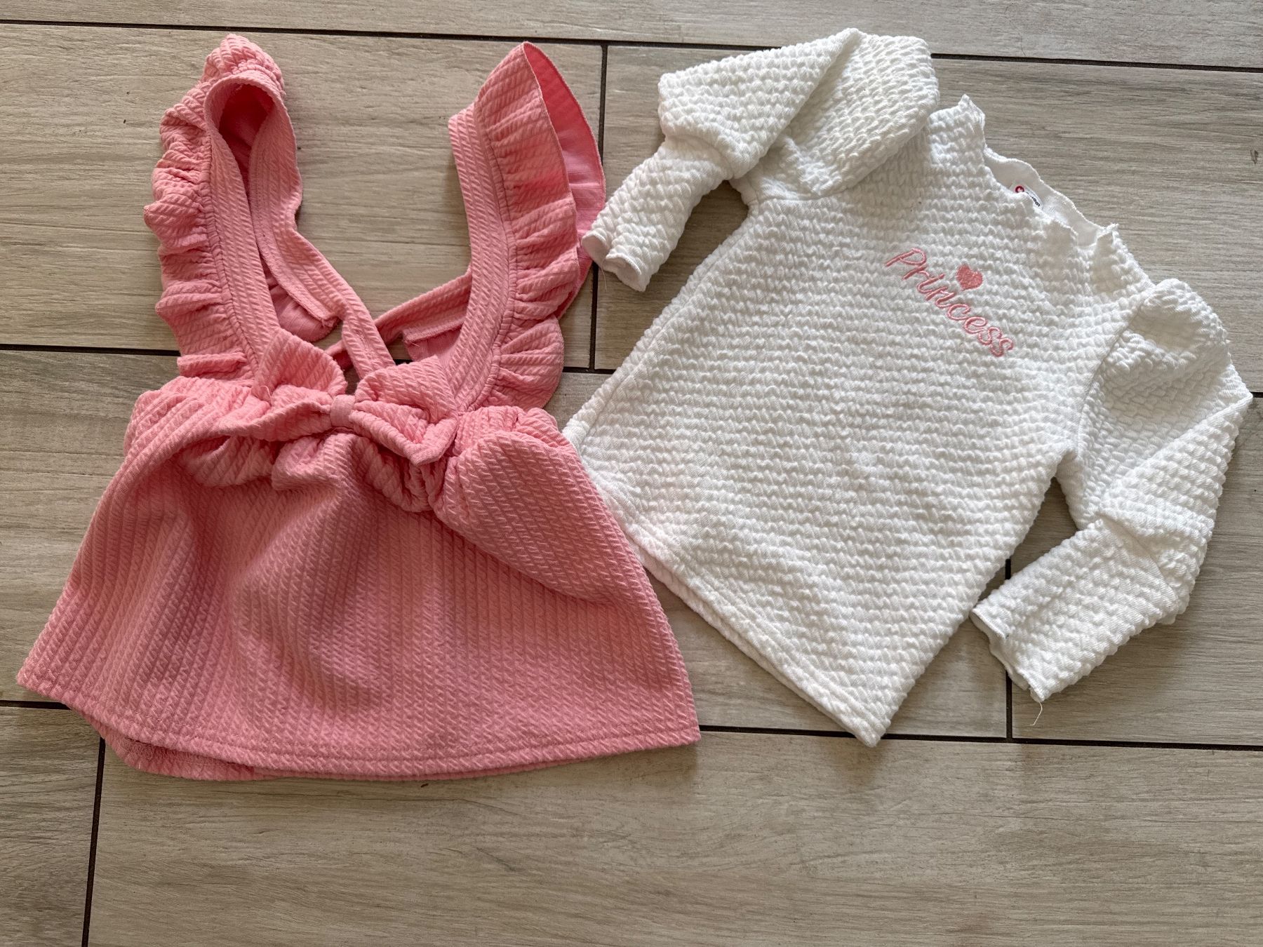Kleider & Röcke: Kleid Zweiteiler, kleid und Pullover 18-24mt 92-98 – Gebraucht aus Gelterkinden von Familienferien