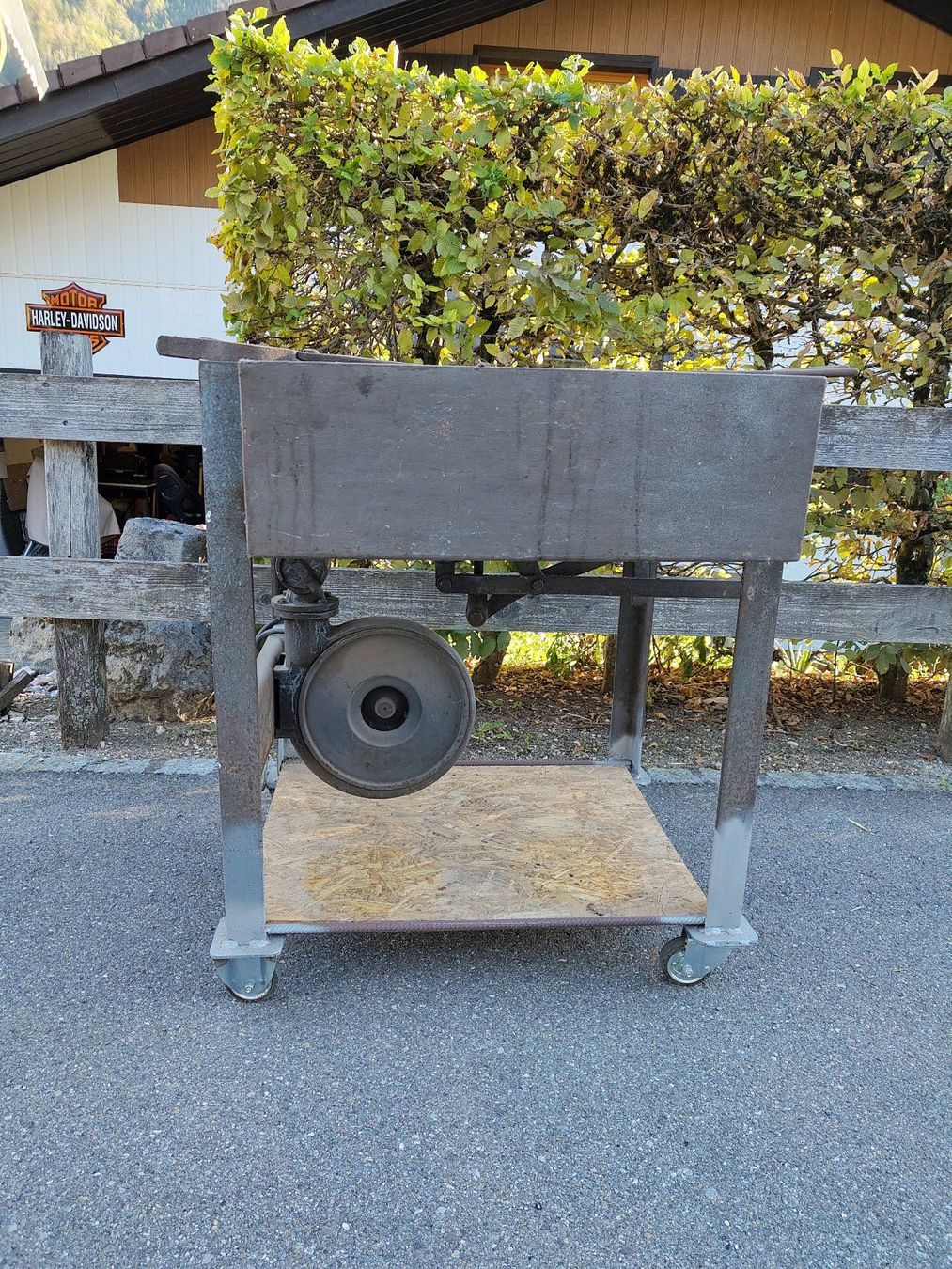 Tutti gli attrezzi: Forge portative / Schmiedeesse Bauhofer Olten – Usato da Péry venduto da pulakka