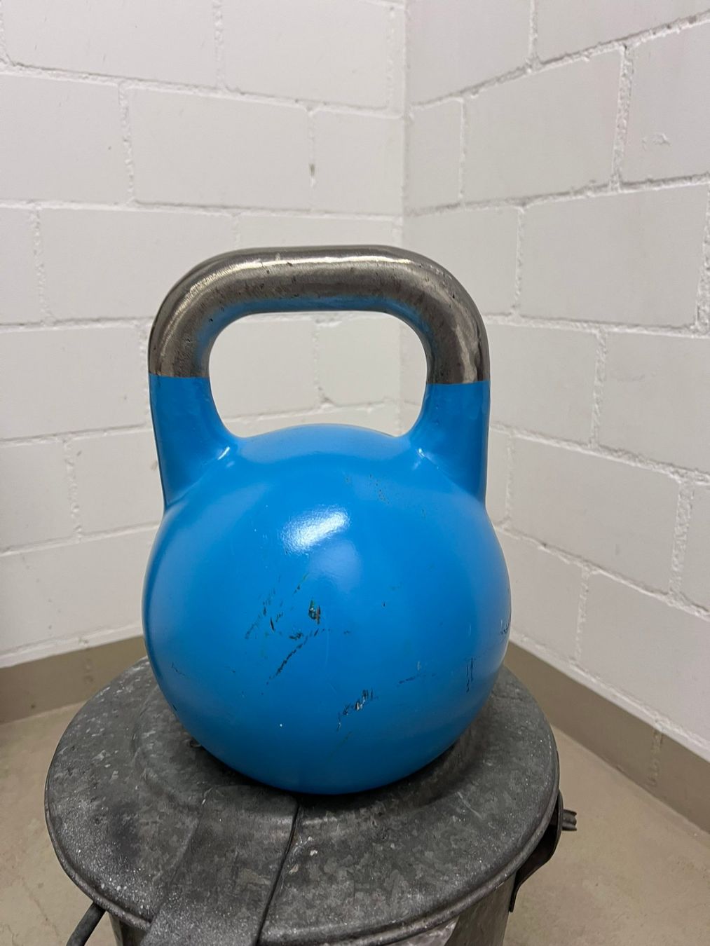 Manubri & Pesi: 10kg Kettlebell, Top Qualität – Usato da Bülach venduto da balti02 1