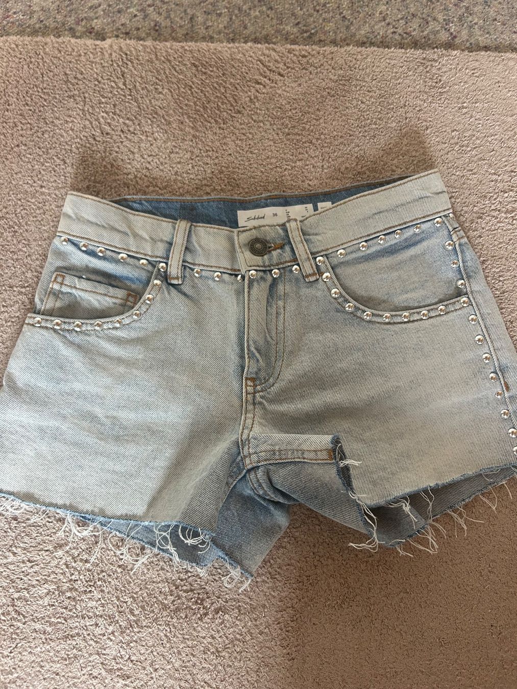 Jeans: Subdued Shorts – Usato da Frauenfeld venduto da hannamaria29