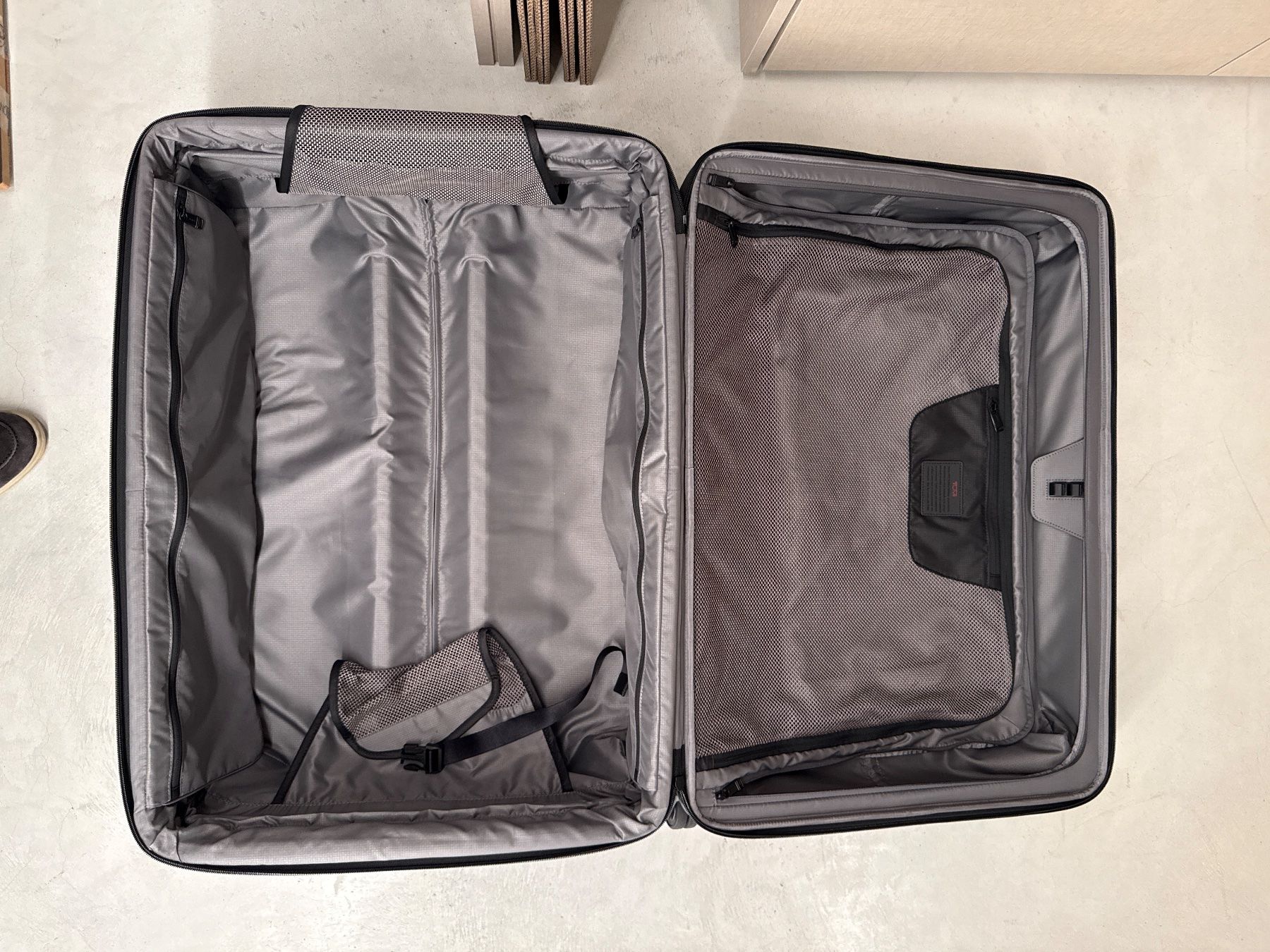 Tumi Reisekoffer: Tumi Alpha 3 76cm – Gebraucht aus Bissone von luxuryitems 7