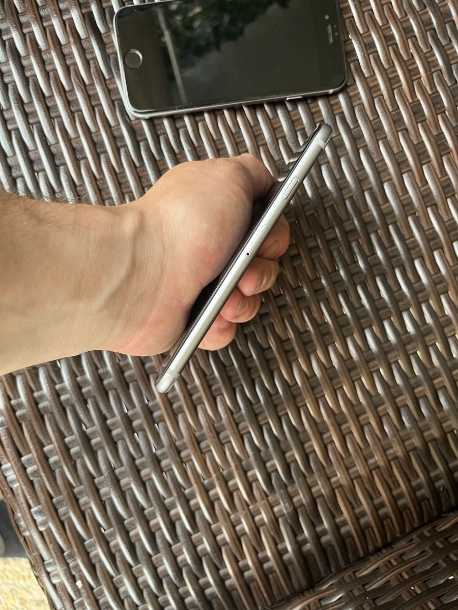 Apple Portables: iPhone 6S gris occasion – D'occasion à Genève par Beyond-Time-Geneve 2