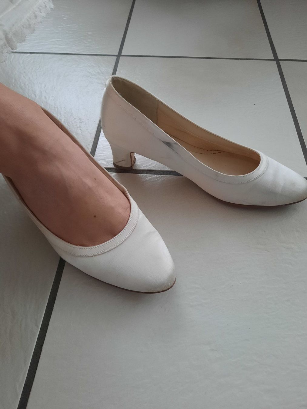 Vestiti: Damen Hochzeitskleid, cremefarben, Gr. 50 – Usato da Sisseln AG venduto da Tropea4334 9