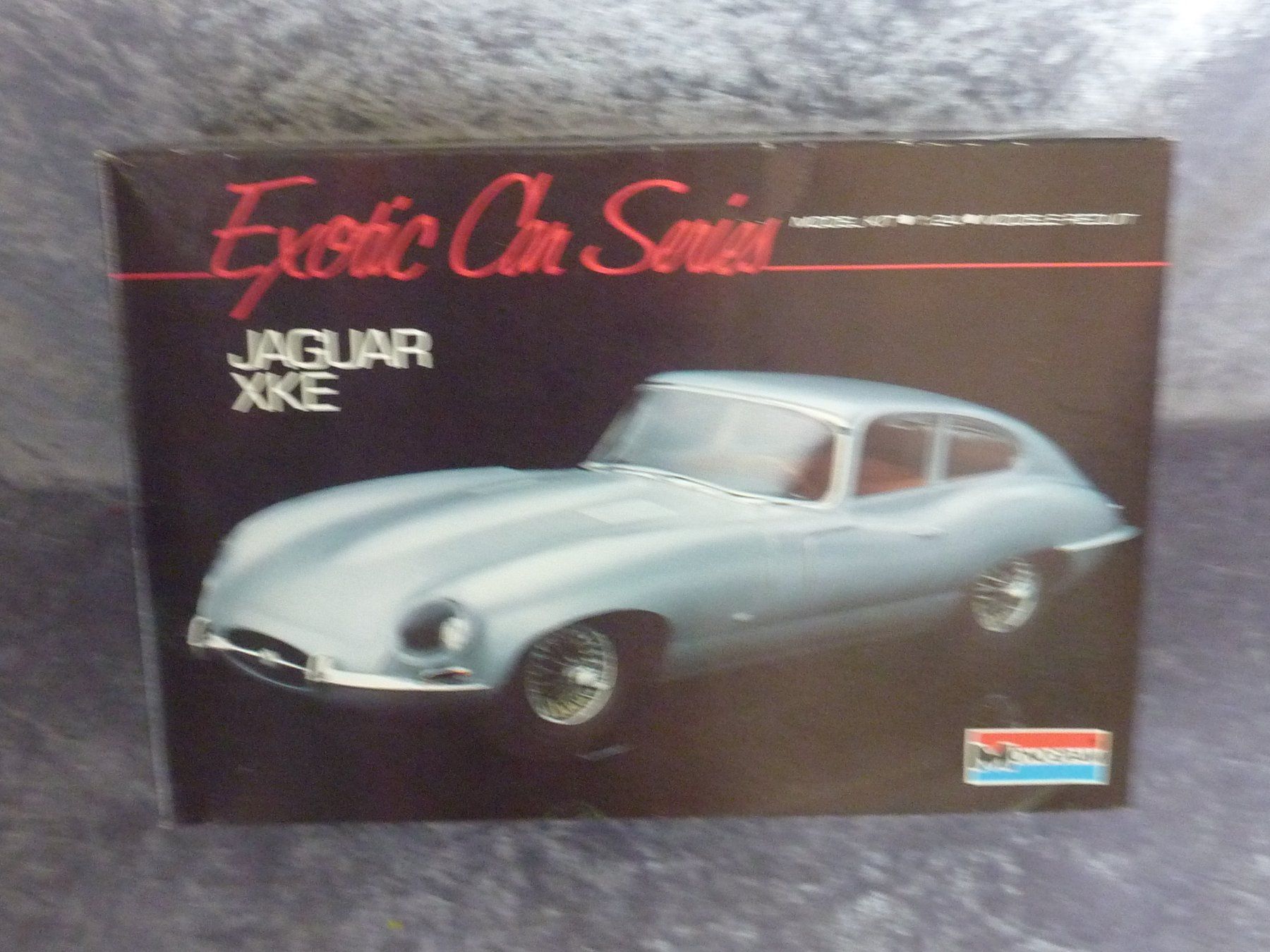 AMT/ERTL Voitures modèles: Jaguar E-Type Coupe 1:24 – D'occasion à Dürrenäsch par modellautos4you