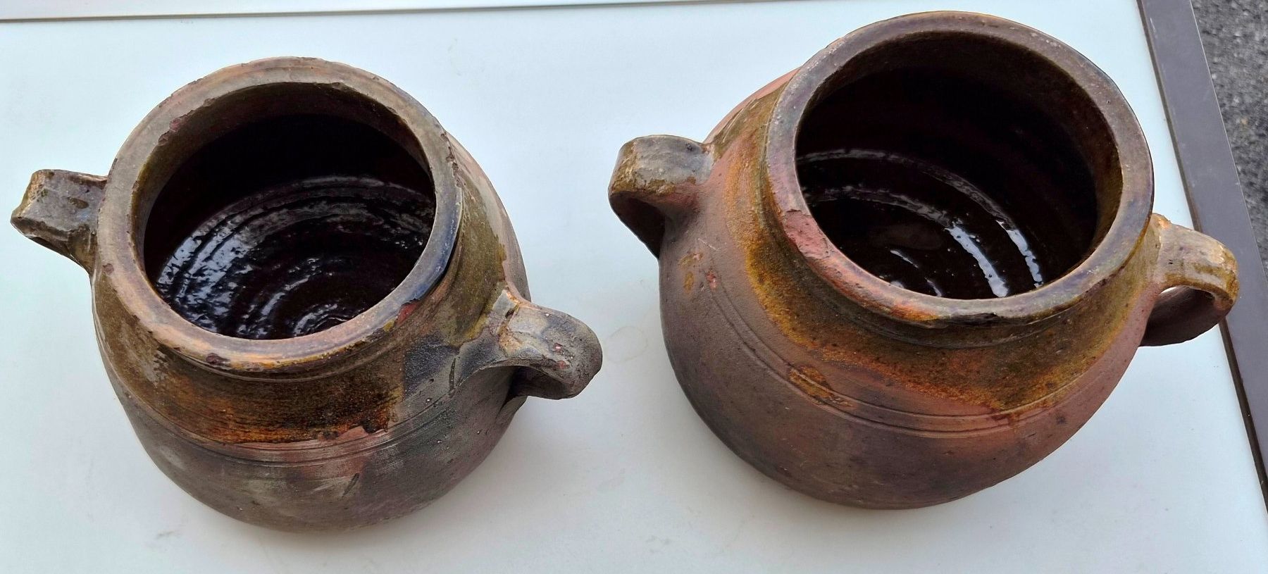 Pentole: Rustikales Steingut Set: 2 Alte glasierte Tontöpfe – Usato da Zürich venduto da Primanoctis 6