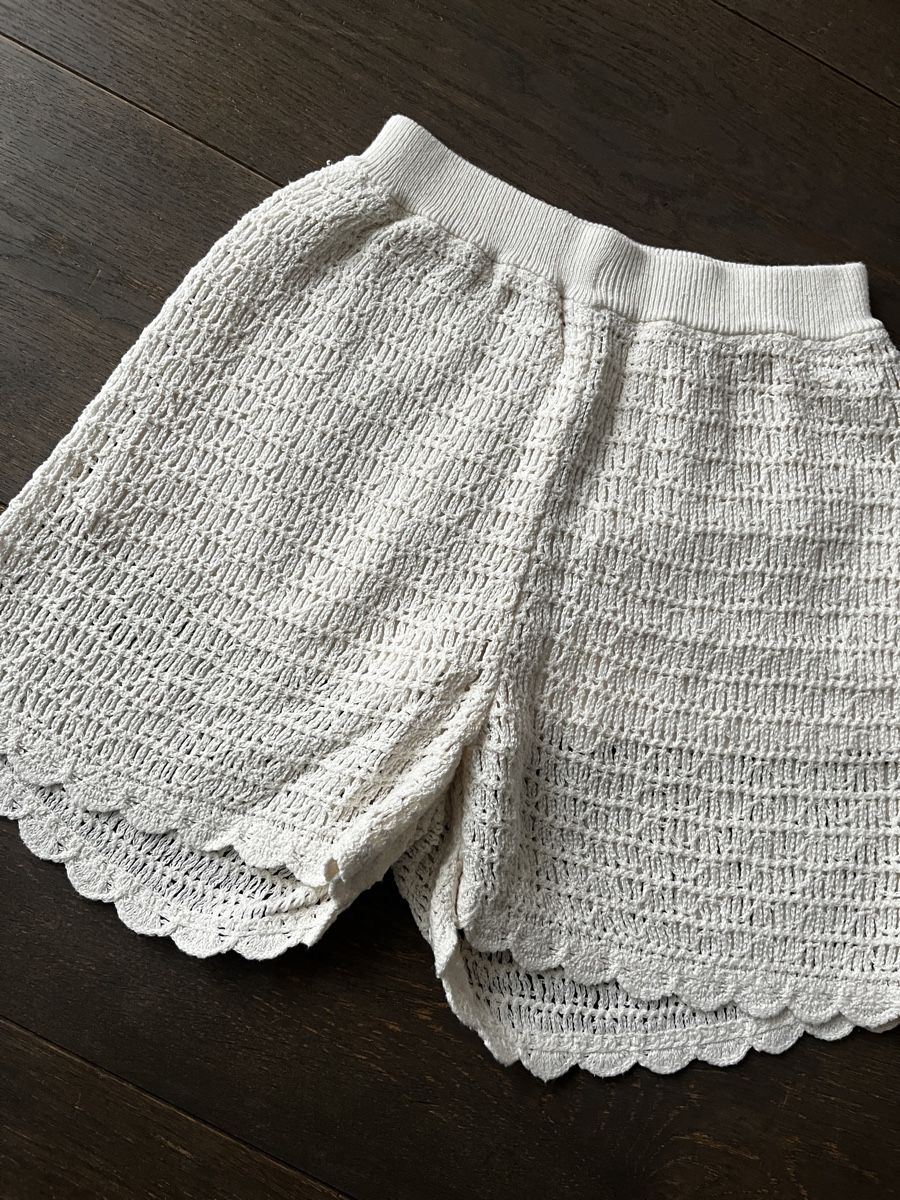 Pantaloni: Short crochet fille 10 ans/140 – Usato da gland venduto da Moral