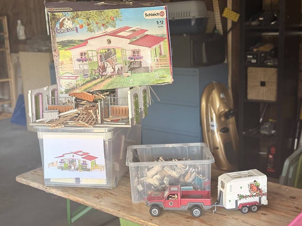 Giocattoli: SCHLEICH Reiterhof  – Usato da Ostermundigen venduto da Sbella01