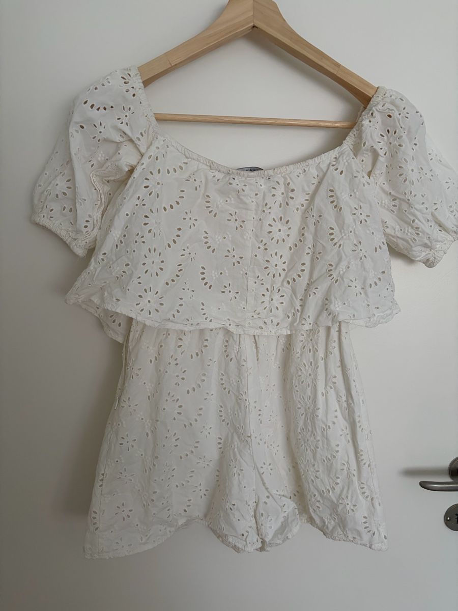 Tute: White embroidered short jumpsuit  – Usato da Zürich venduto da cha_l8t5