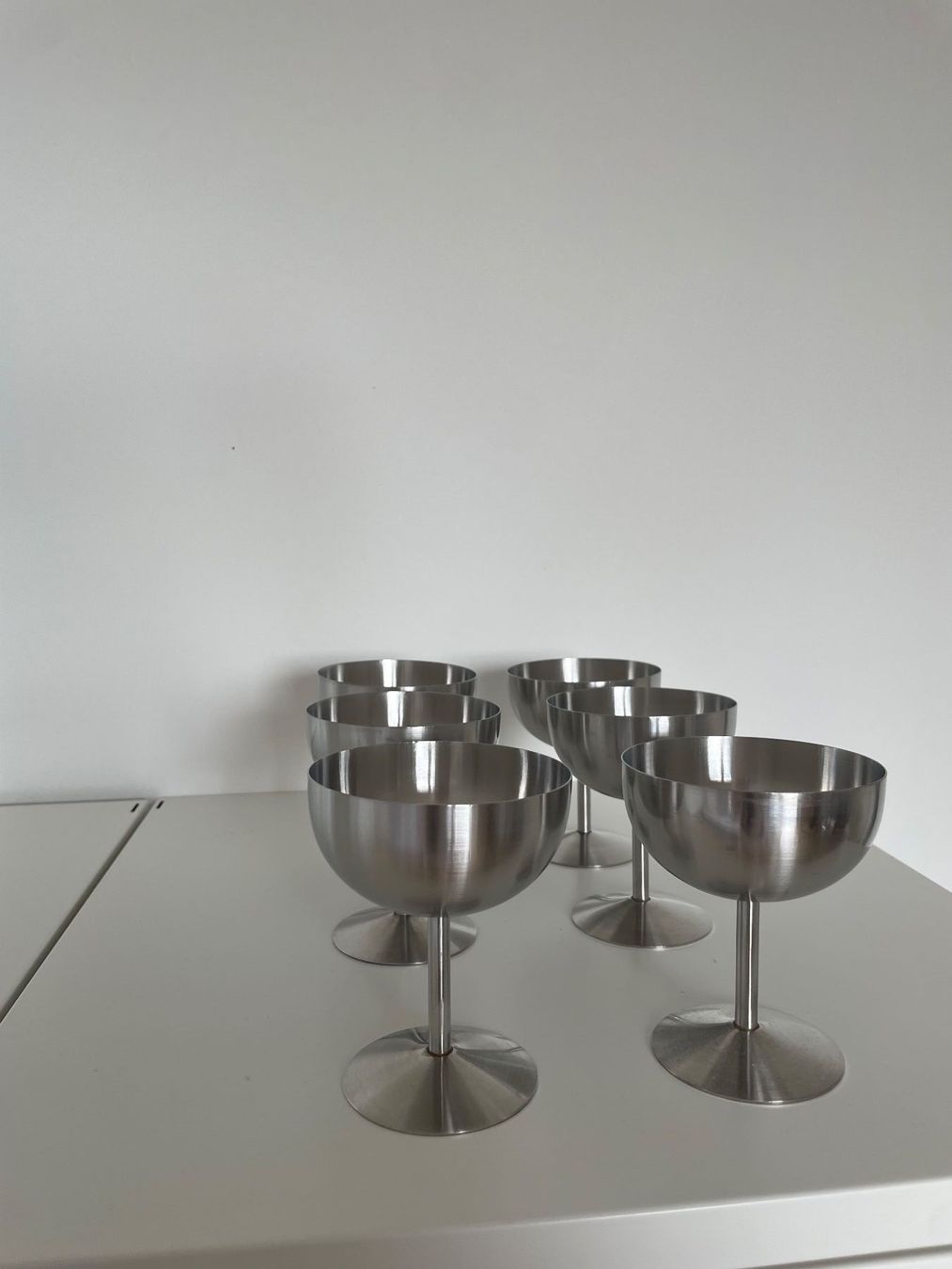 Set di piatti: 6x Silberne Becher – Usato da Basel venduto da schnudibu