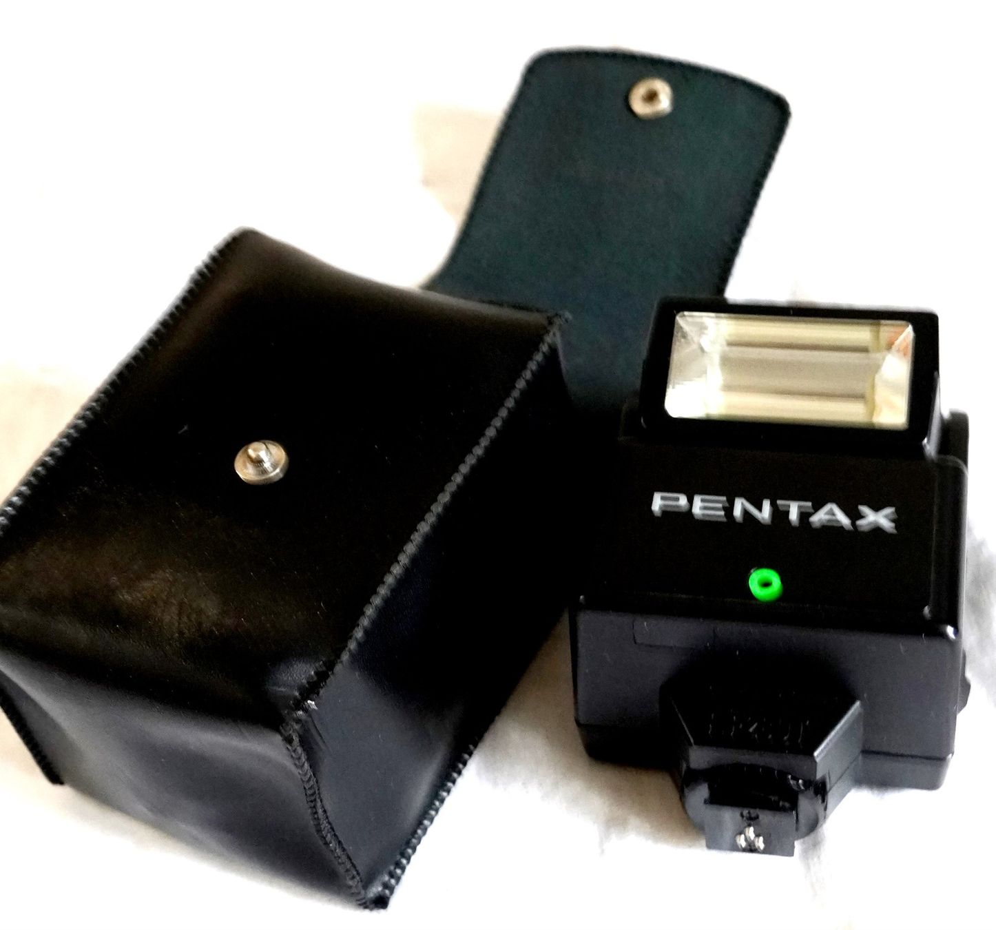 Pentax Flashs: Foto-Blitzgerät Pentax – D'occasion à Baar par 2cvbaar