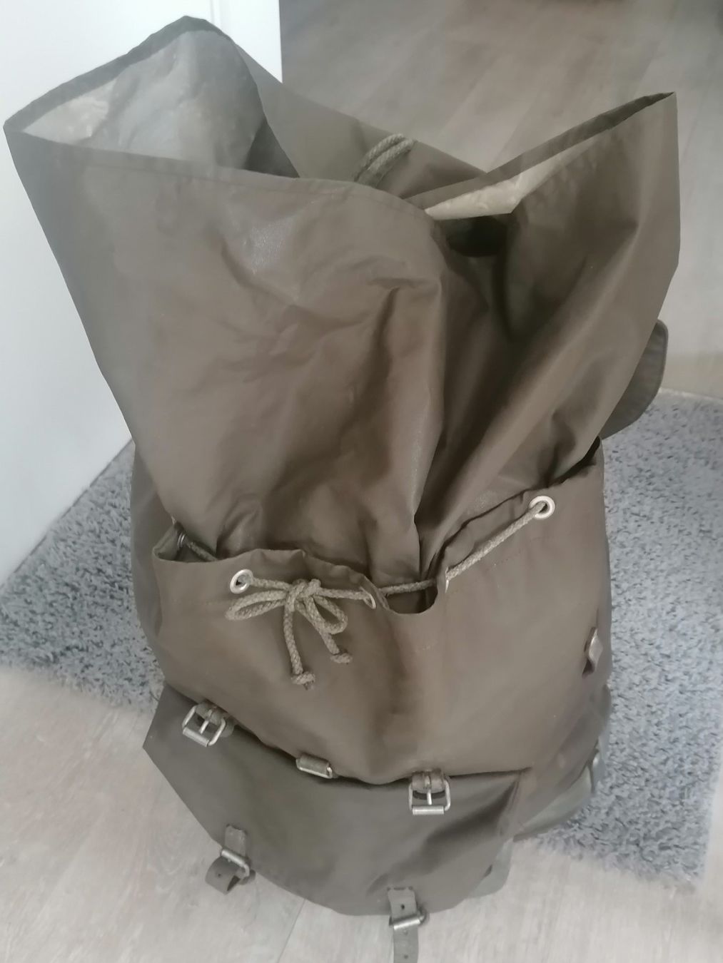 Schweizer Armee Zaini: Militär Gebirgsrucksack 73 – Usato da Arch venduto da Tino57 1